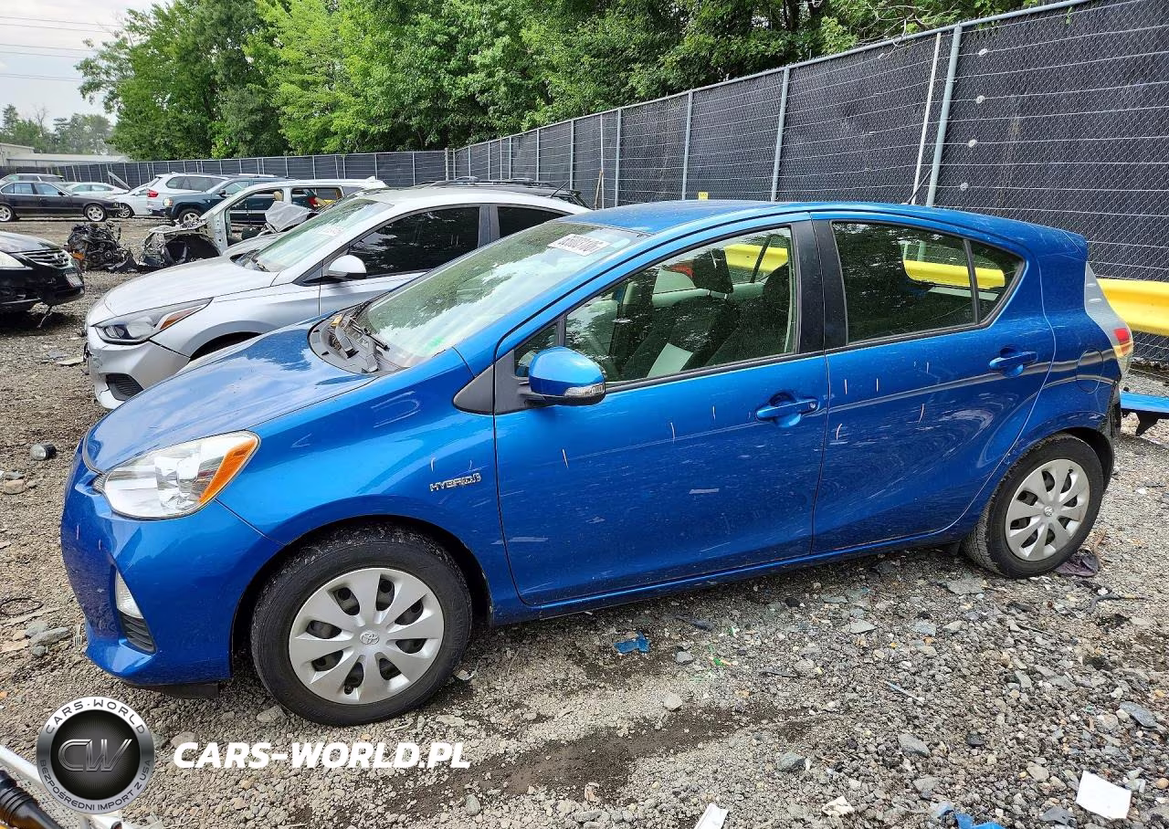 2014 Toyota Prius C Two