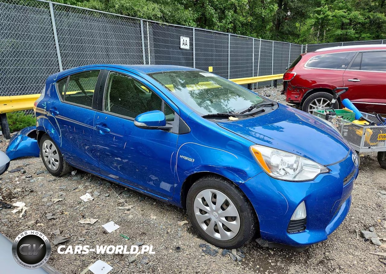 2014 Toyota Prius C Two VIN:JTDKDTB3XE1572202 - 4