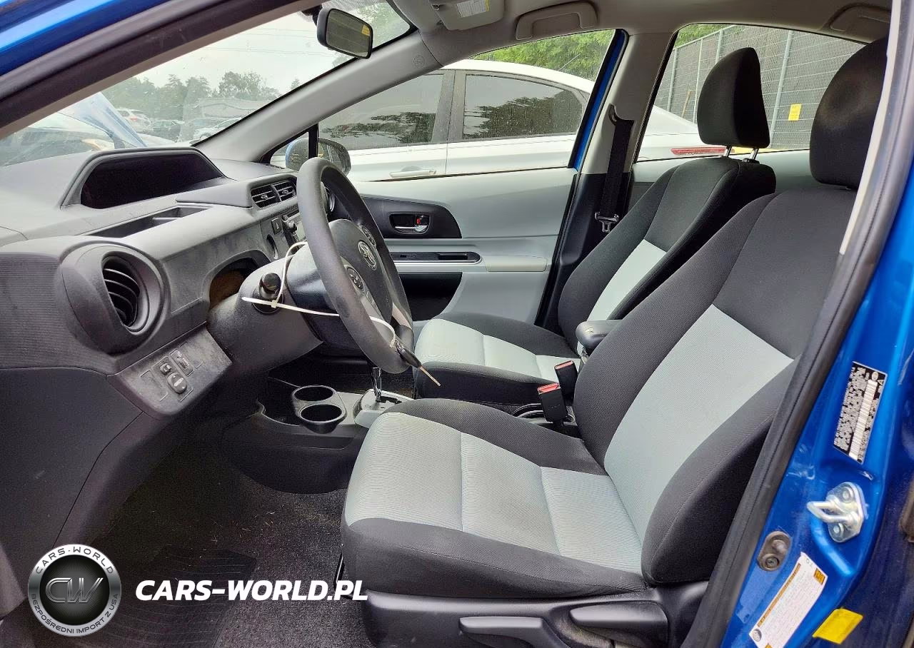 2014 Toyota Prius C Two VIN:JTDKDTB3XE1572202 - 7