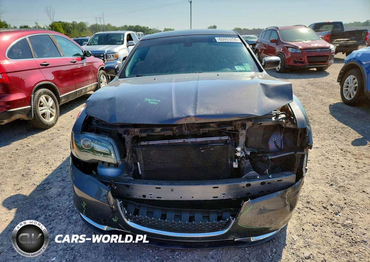2018 Chrysler 300 Touring VIN:2C3CCARG0JH292292 - 5