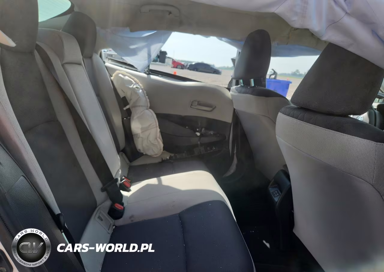 2026 Toyota Corolla Le VIN:5YFB4MDE7TP374772 - 10