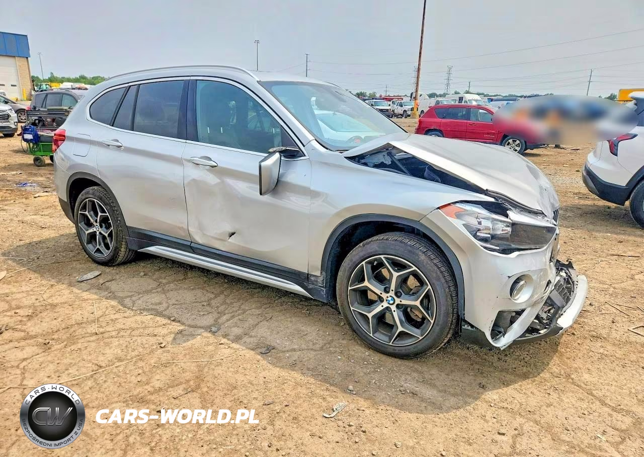 2018 BMW X1 xDrive28I VIN:WBXHT3C32J5L27931 - 4