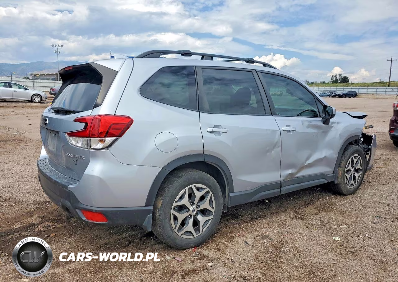 2020 Subaru Forester Premium VIN:JF2SKAJC1LH549814 - 3