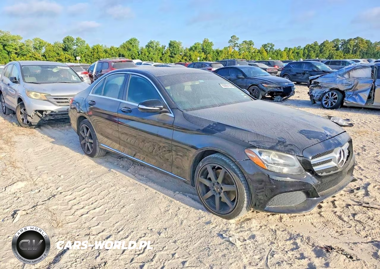 2015 Mercedes-Benz C 300 4Matic VIN:55SWF4KB6FU015996 - 4