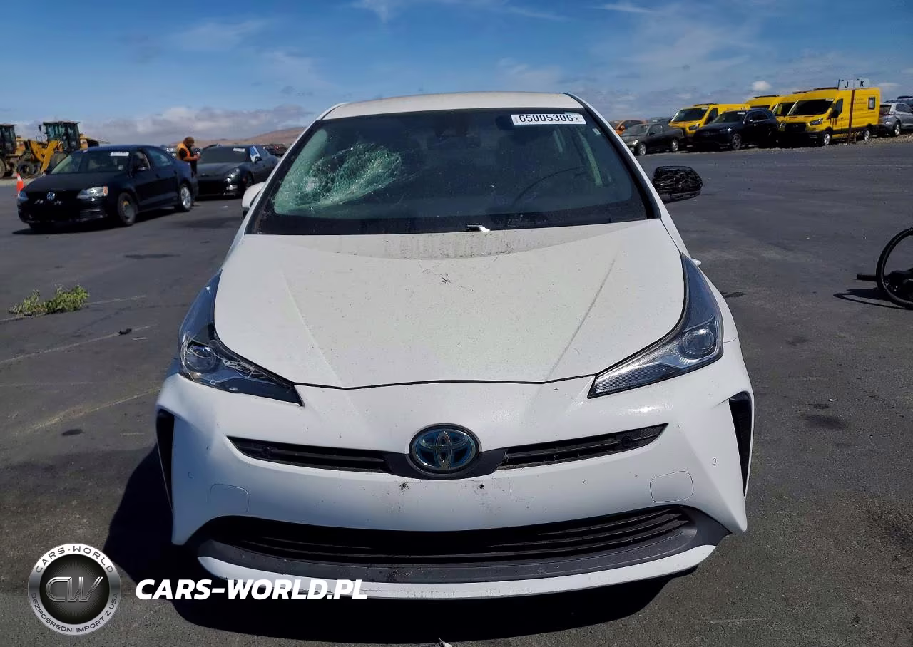 2021 Toyota Prius Le VIN:JTDKAMFU3M3144153 - 5