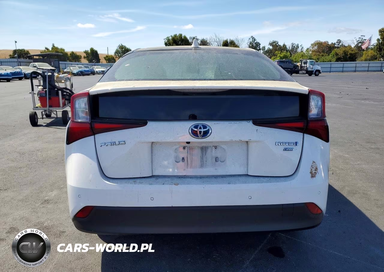 2021 Toyota Prius Le VIN:JTDKAMFU3M3144153 - 6