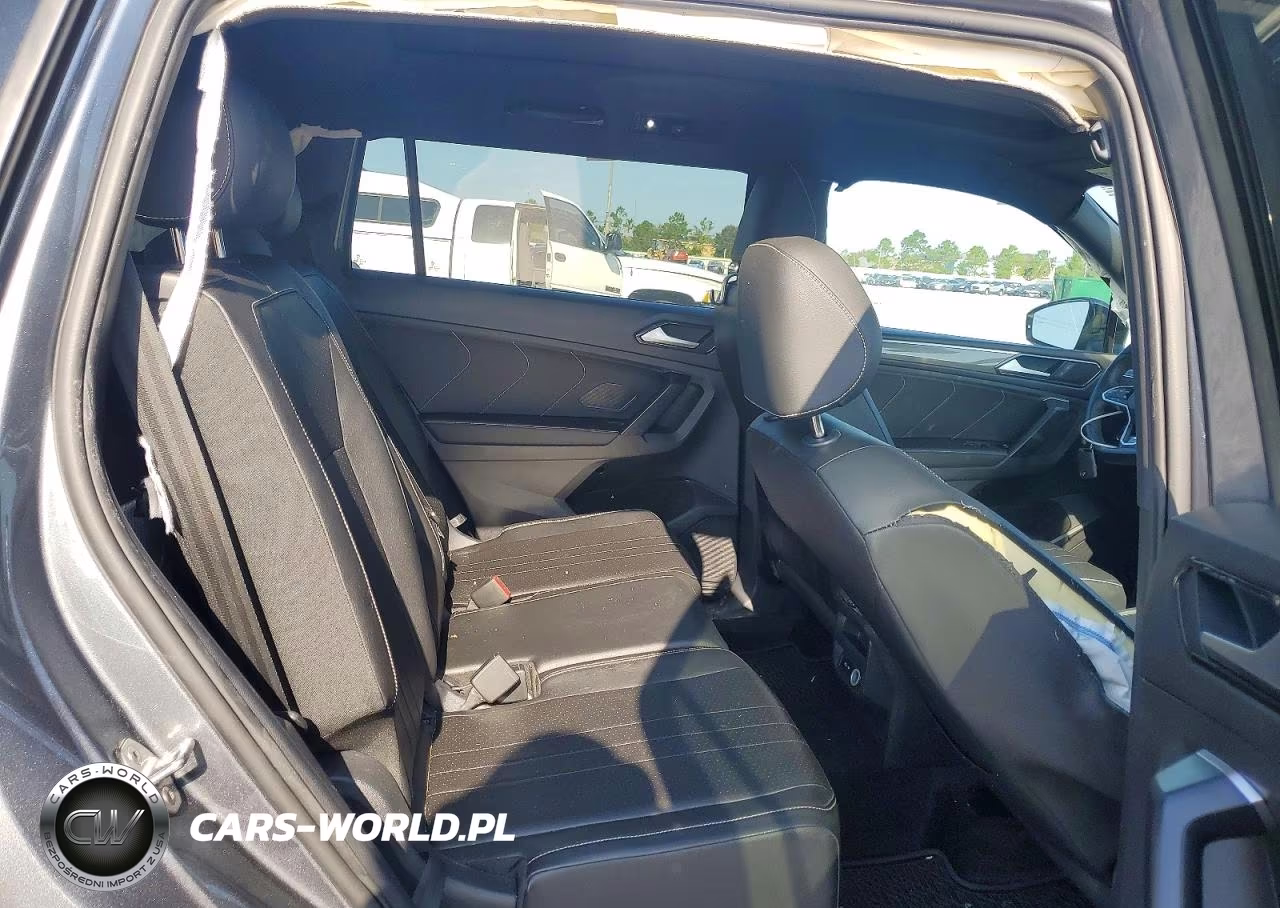 2023 Volkswagen Tiguan Se R-Line Black VIN:3VVCB7AX6PM106103 - 11