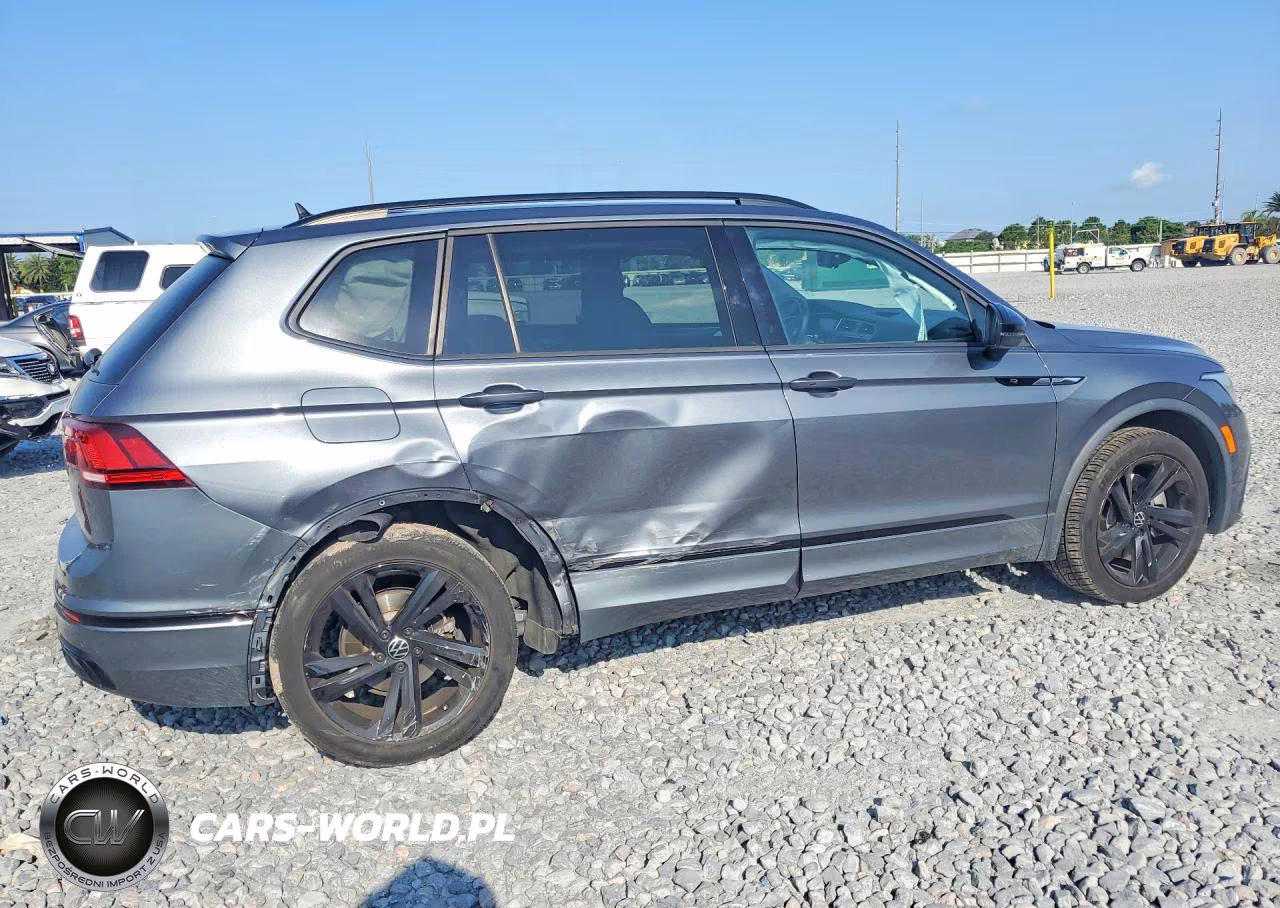 2023 Volkswagen Tiguan Se R-Line Black VIN:3VVCB7AX6PM106103 - 3