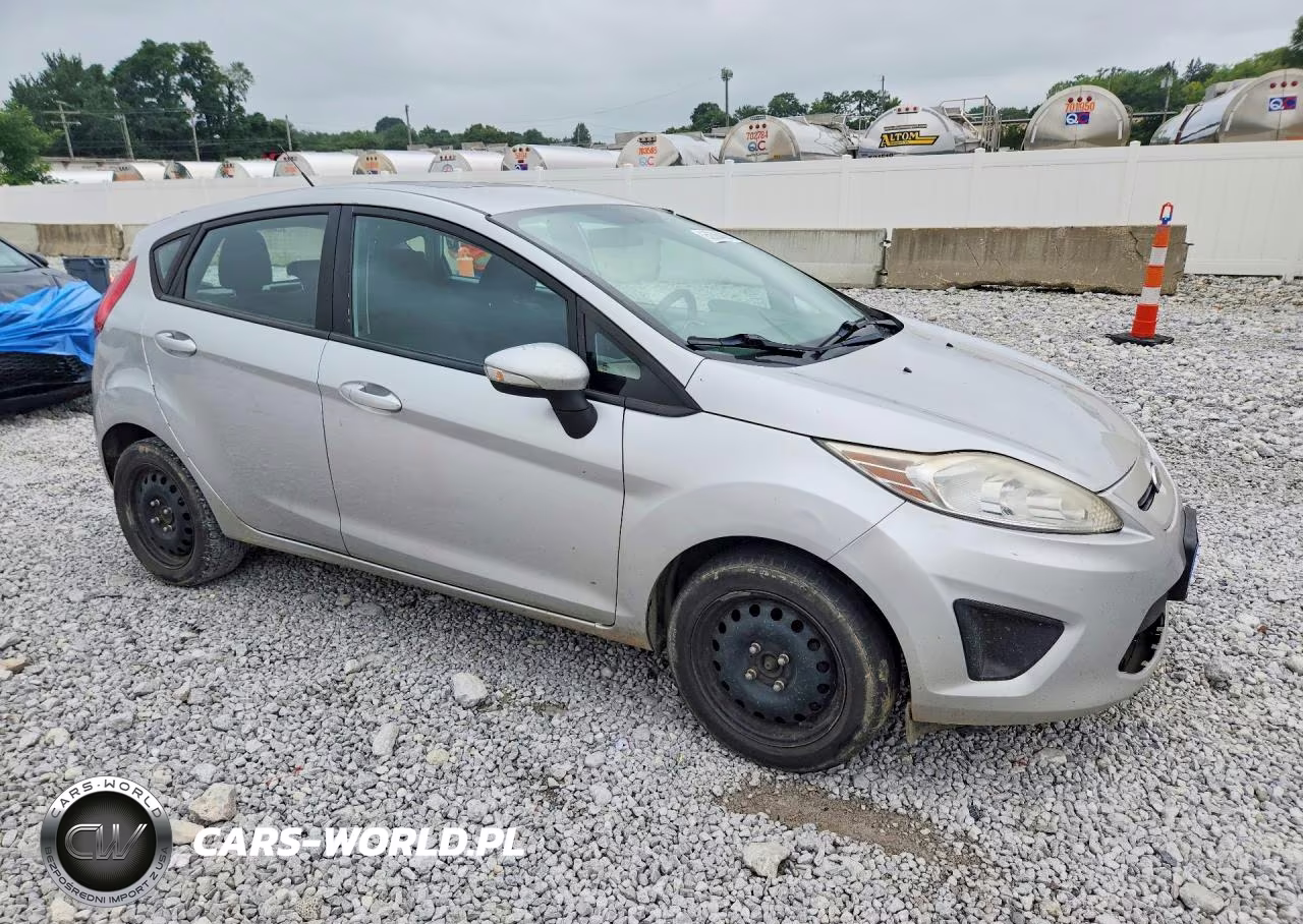 2013 Ford Fiesta Se VIN:3FADP4EJ8DM164384 - 4
