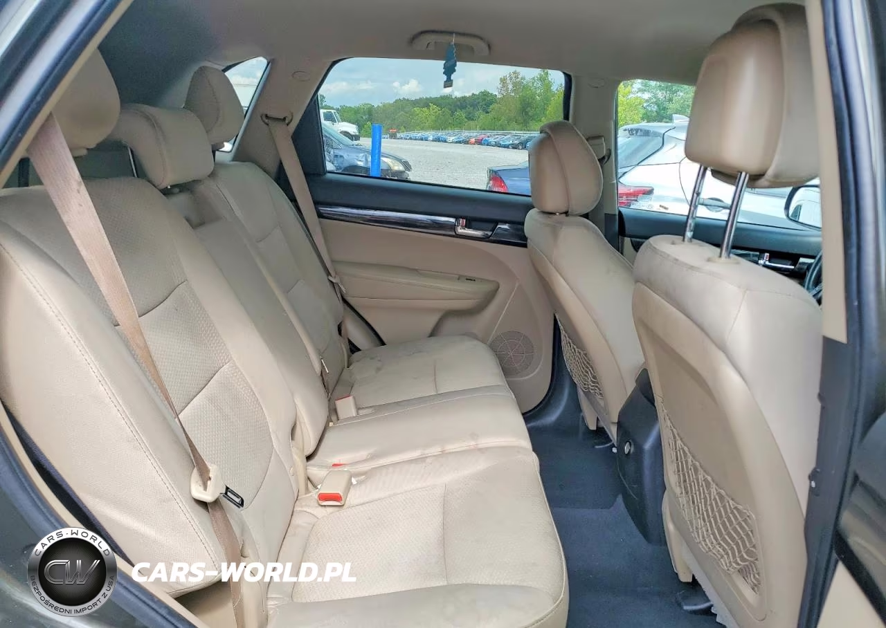 2012 Kia Sorento VIN:5XYKT3A19CG191845 - 11