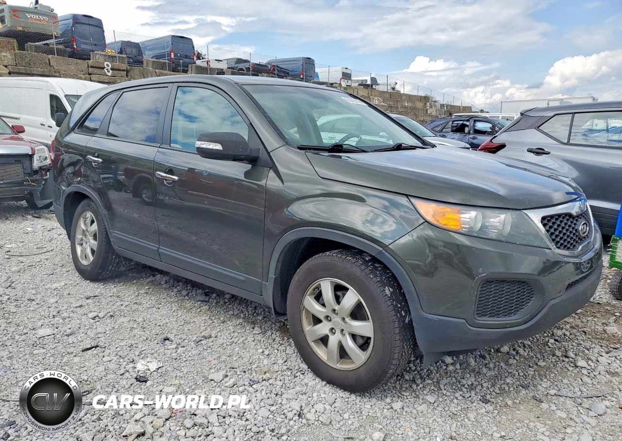 2012 Kia Sorento VIN:5XYKT3A19CG191845 - 4