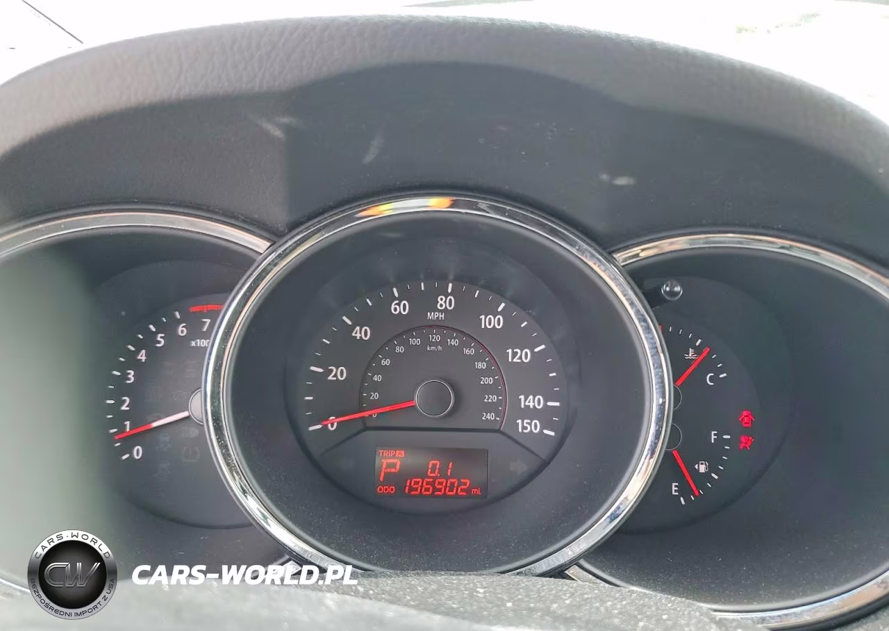 2012 Kia Sorento VIN:5XYKT3A19CG191845 - 9