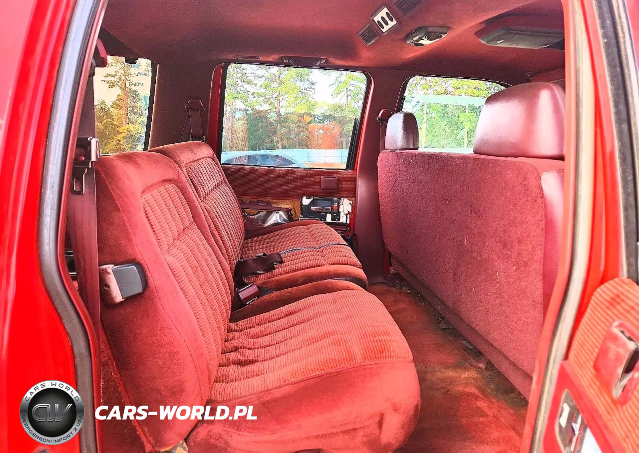 1994 Chevrolet Suburban C1500 VIN:1GNEC16KXRJ376277 - 11