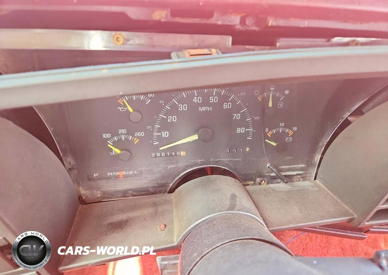 1994 Chevrolet Suburban C1500 VIN:1GNEC16KXRJ376277 - 9