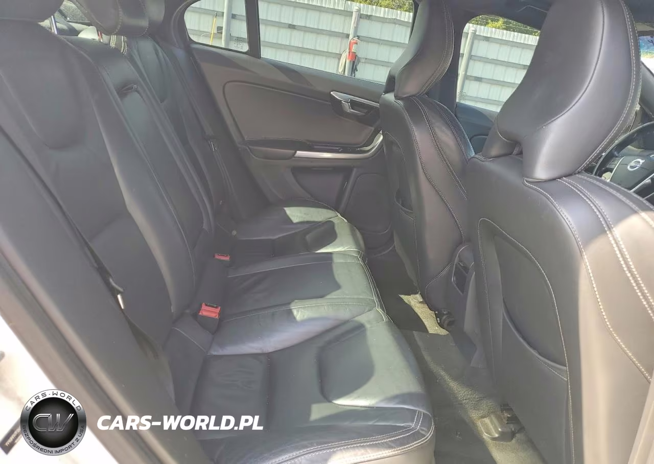 2015 Volvo S60 Premier VIN:YV149MFK7F1341223 - 10