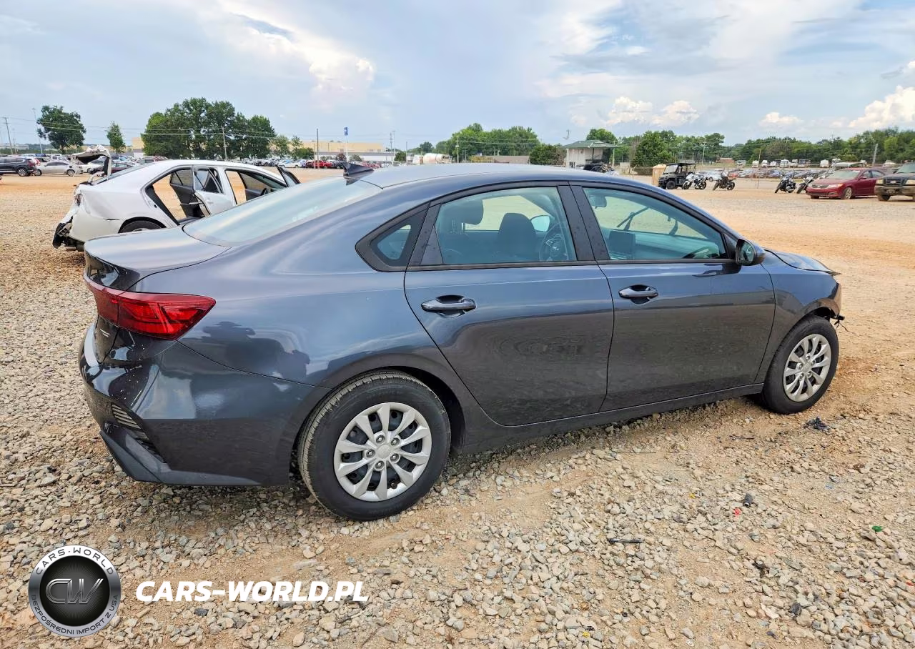 2023 Kia Forte Lx VIN:3KPF24AD7PE537558 - 3