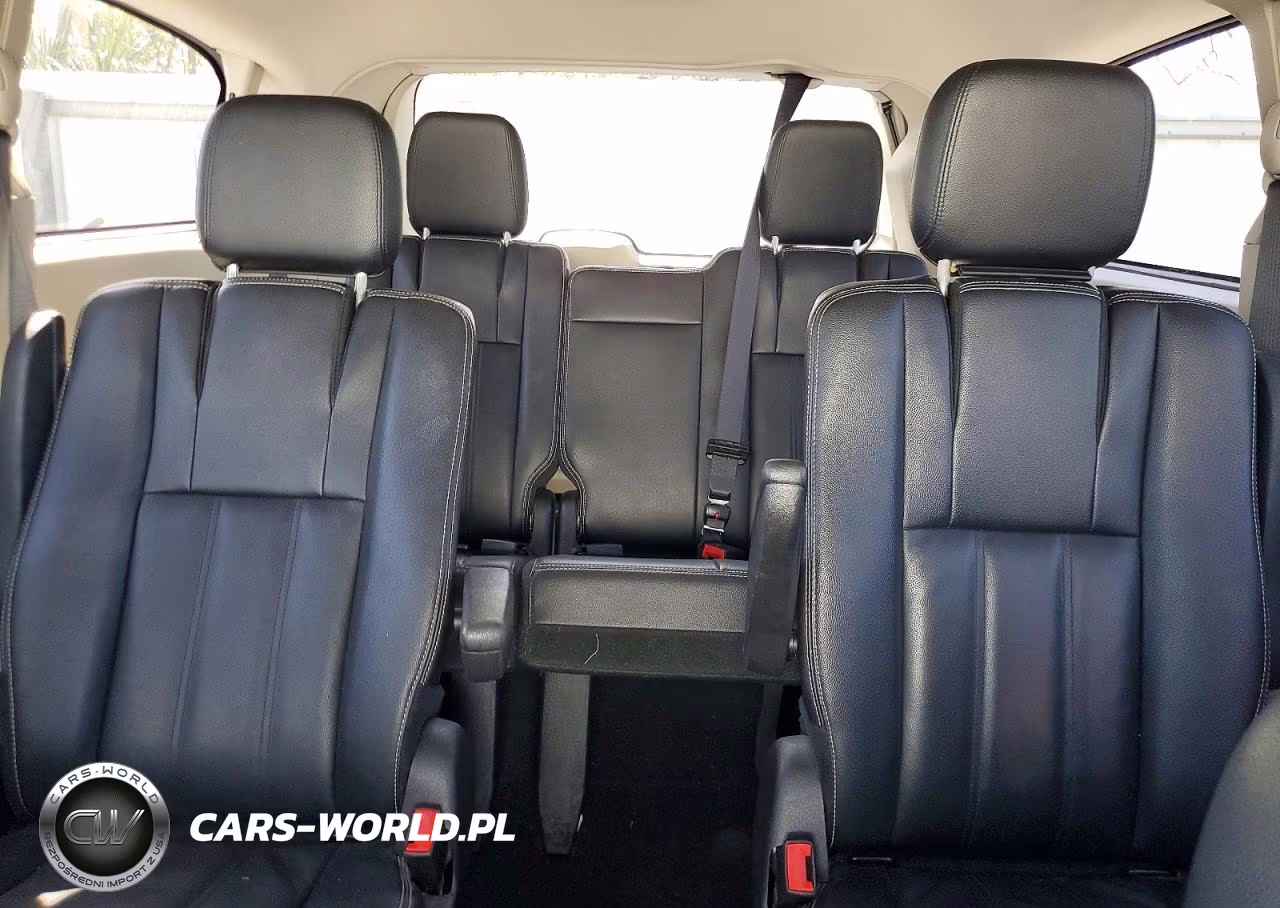 2016 Chrysler Town & Country Touring VIN:2C4RC1BG4GR157870 - 10