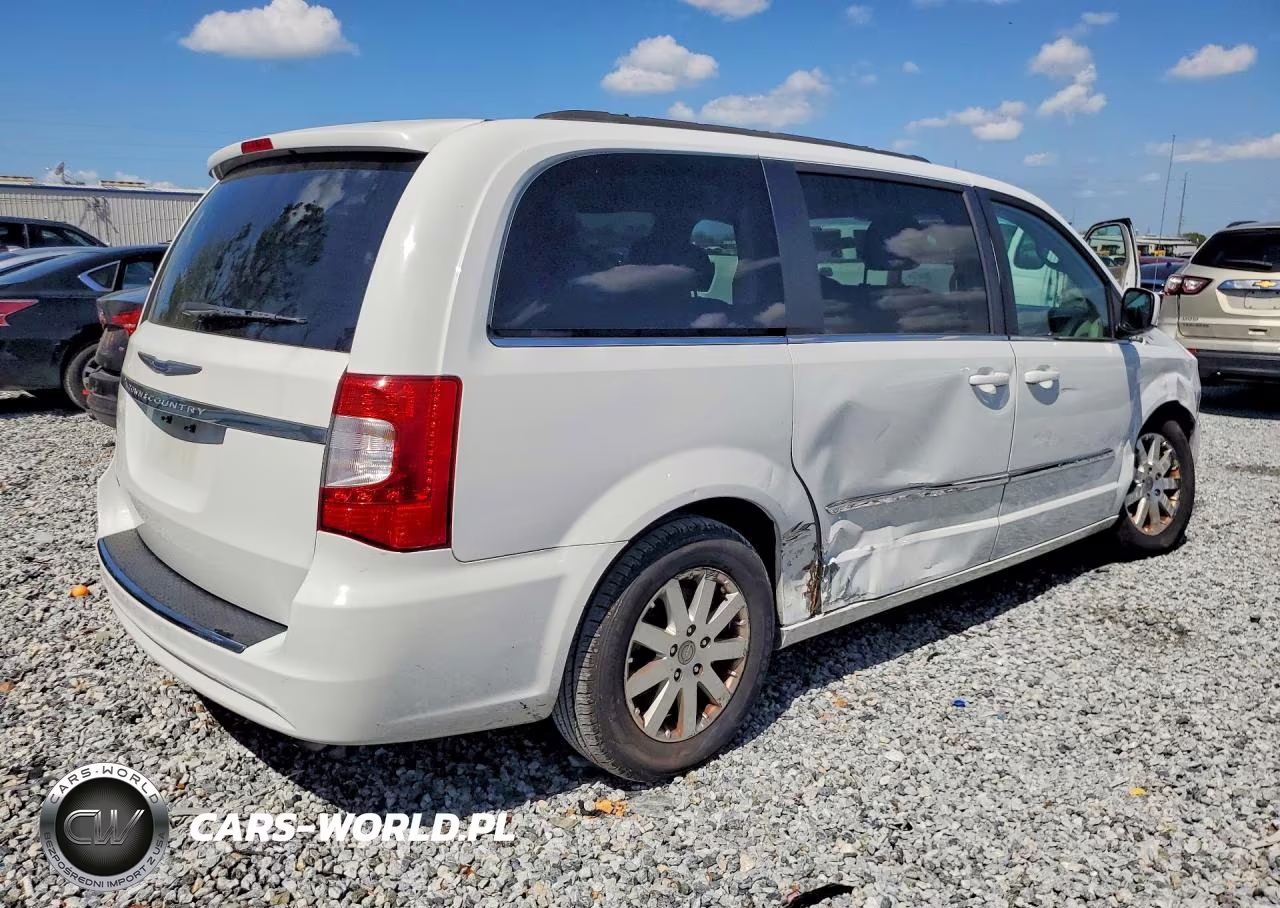 2016 Chrysler Town & Country Touring VIN:2C4RC1BG4GR157870 - 3