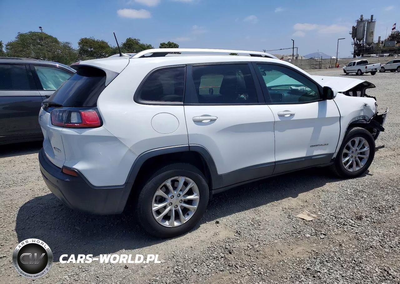 2020 Jeep Cherokee Latitude VIN:1C4PJMCB5LD526802 - 3