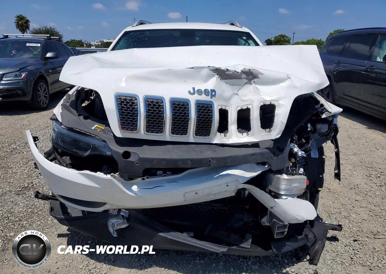 2020 Jeep Cherokee Latitude VIN:1C4PJMCB5LD526802 - 5