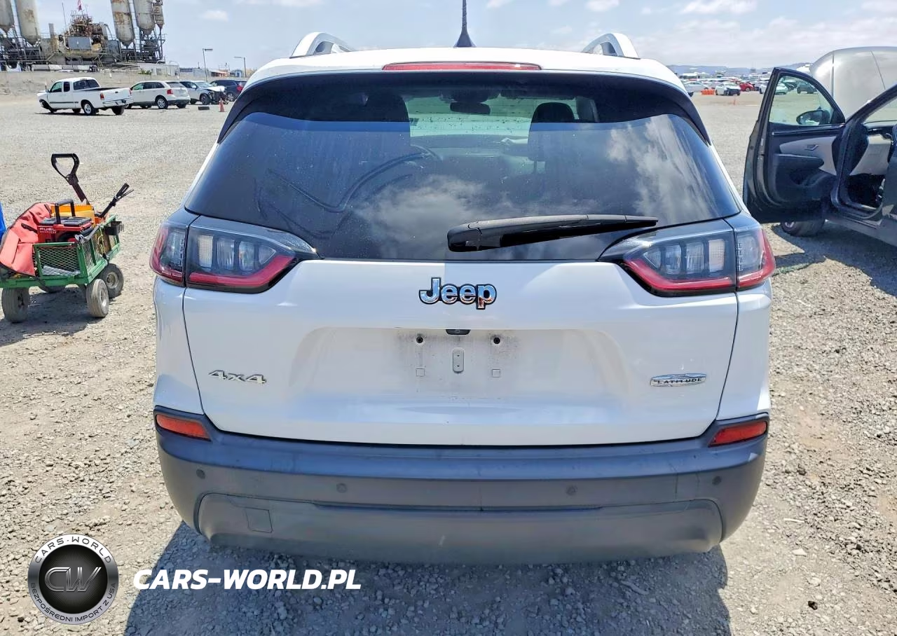 2020 Jeep Cherokee Latitude VIN:1C4PJMCB5LD526802 - 6