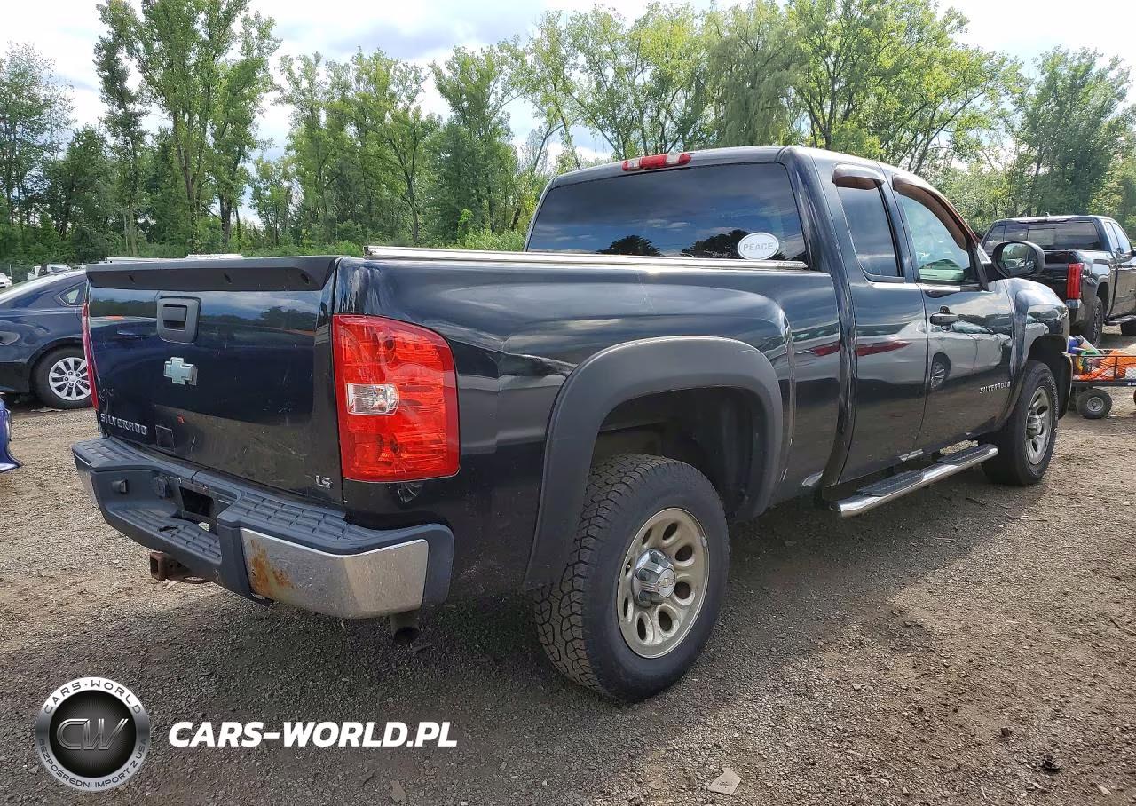 2008 Chevrolet Silverado C1500 VIN:1GCEC19X48Z137923 - 3