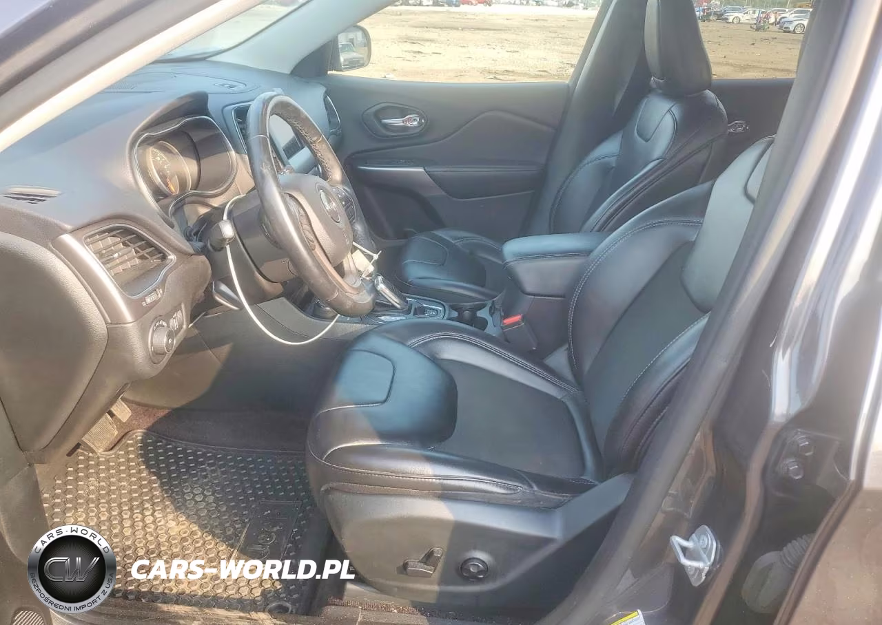 2019 Jeep Cherokee Latitude Plus VIN:1C4PJMLX0KD233397 - 7