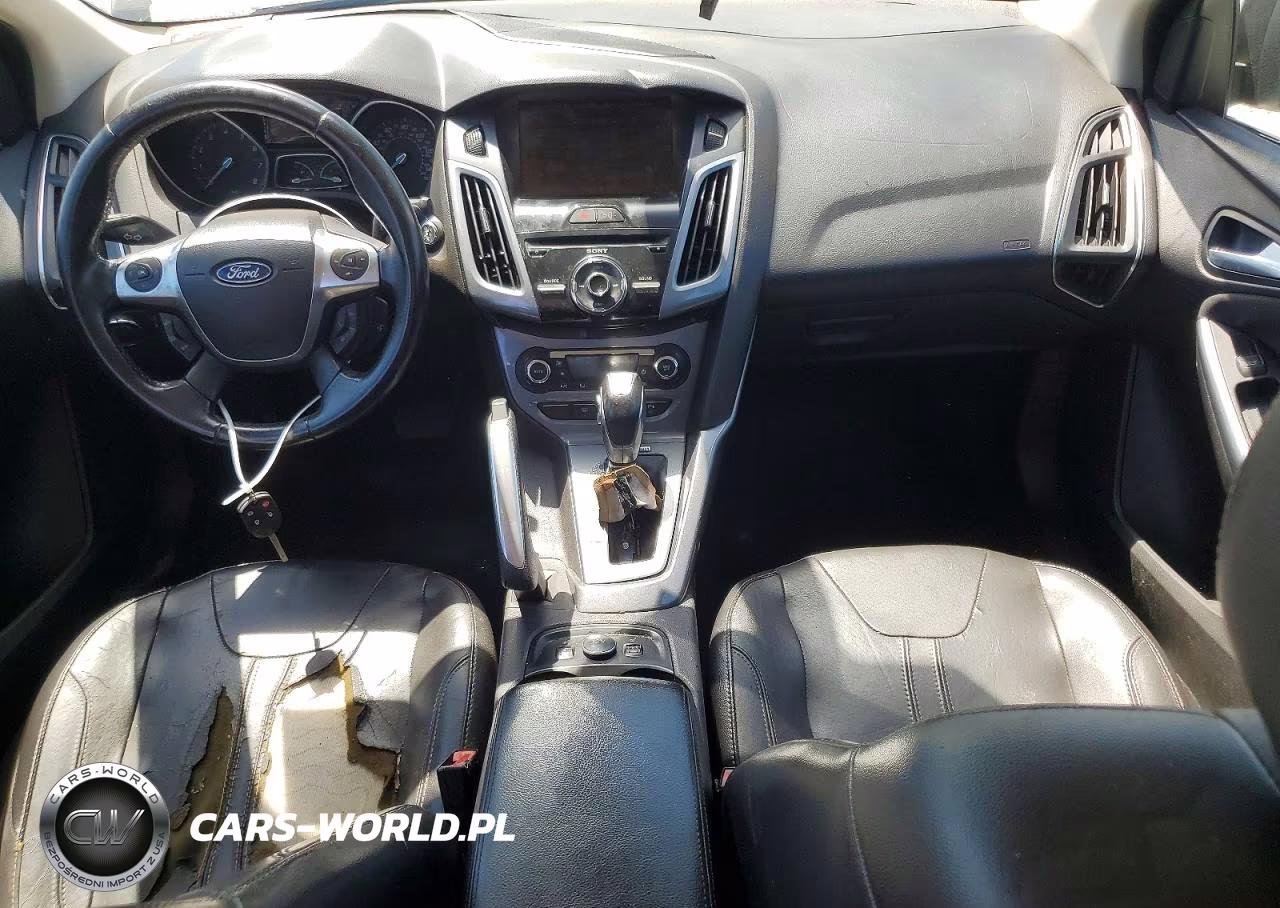 2012 Ford Focus Titanium VIN:1FAHP3J29CL420736 - 8