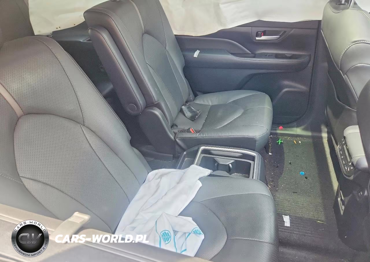 2025 Toyota Grand Highlander Platinum VIN:5TDAAAB51SS071790 - 11