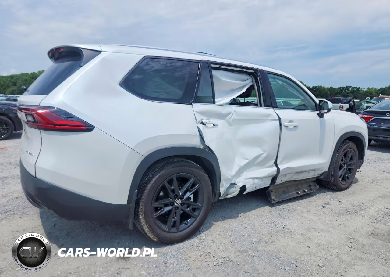 2025 Toyota Grand Highlander Platinum VIN:5TDAAAB51SS071790 - 3