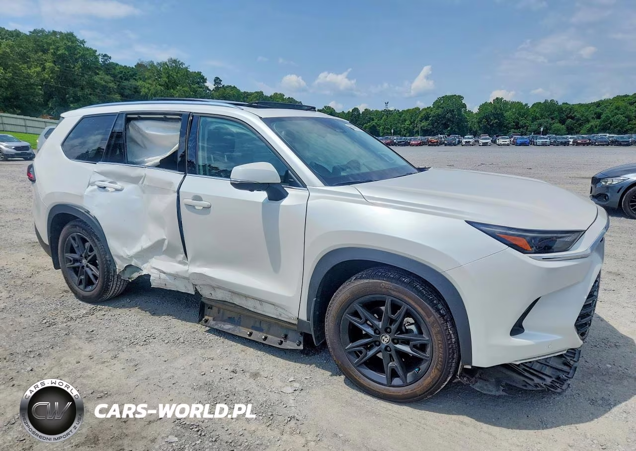2025 Toyota Grand Highlander Platinum VIN:5TDAAAB51SS071790 - 4