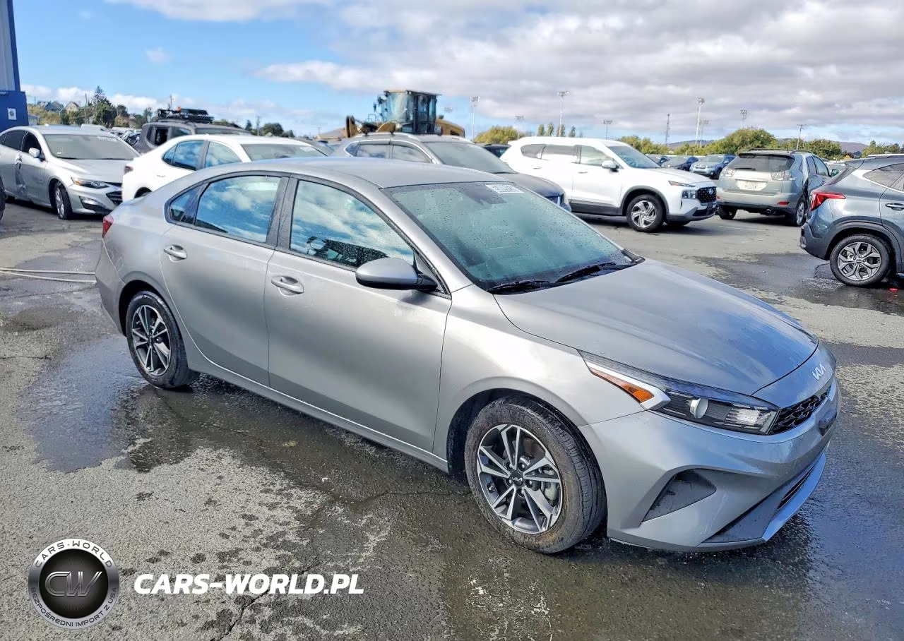 2023 Kia Forte Lxs VIN:3KPF24ADXPE506868 - 4