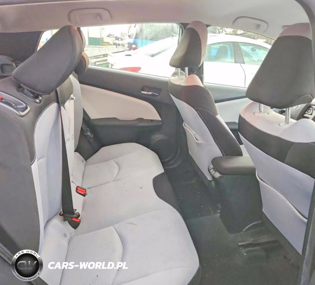 2021 Toyota Prius Le VIN:JTDKAMFU2M3134746 - 10