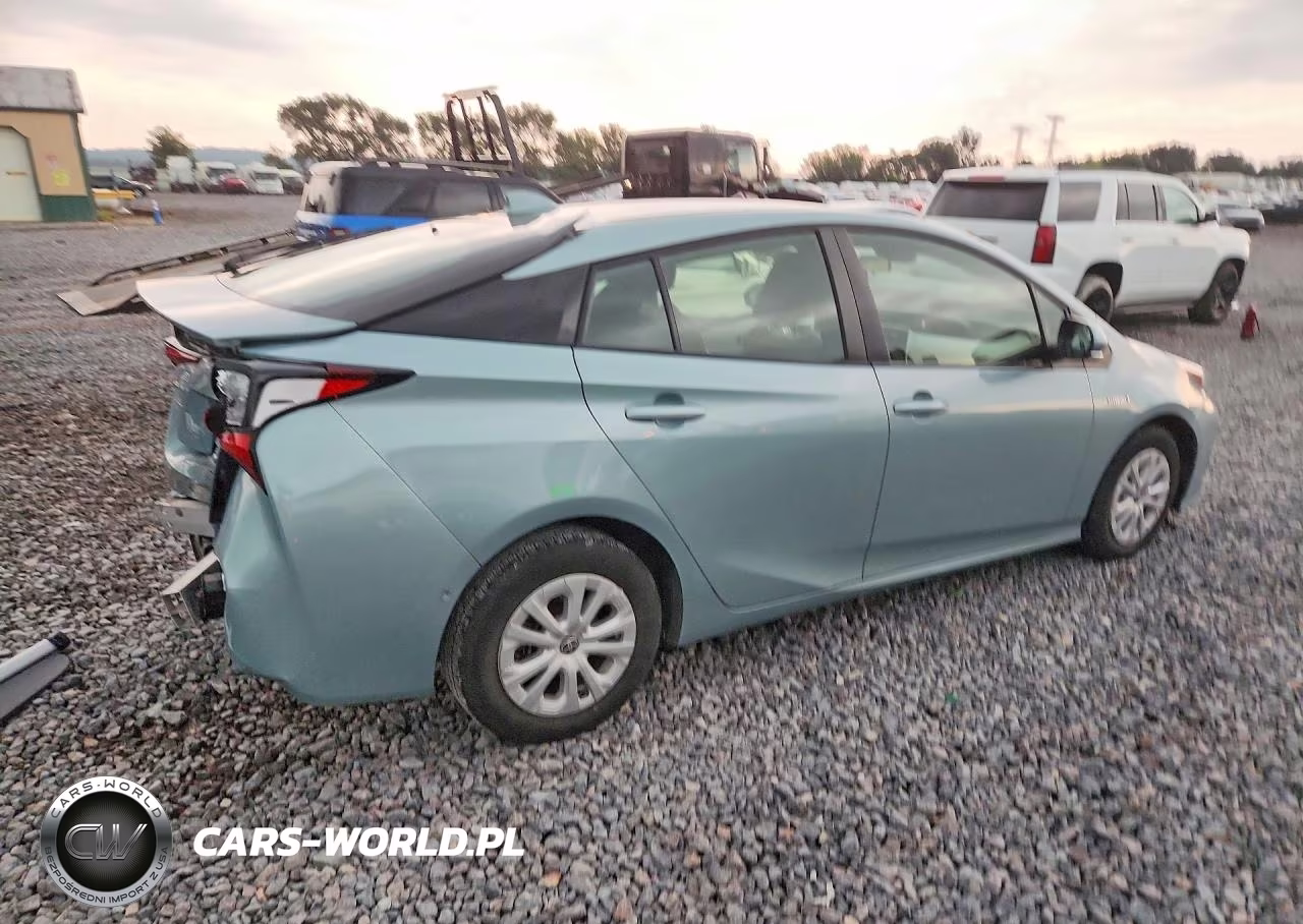 2021 Toyota Prius Le VIN:JTDKAMFU2M3134746 - 3