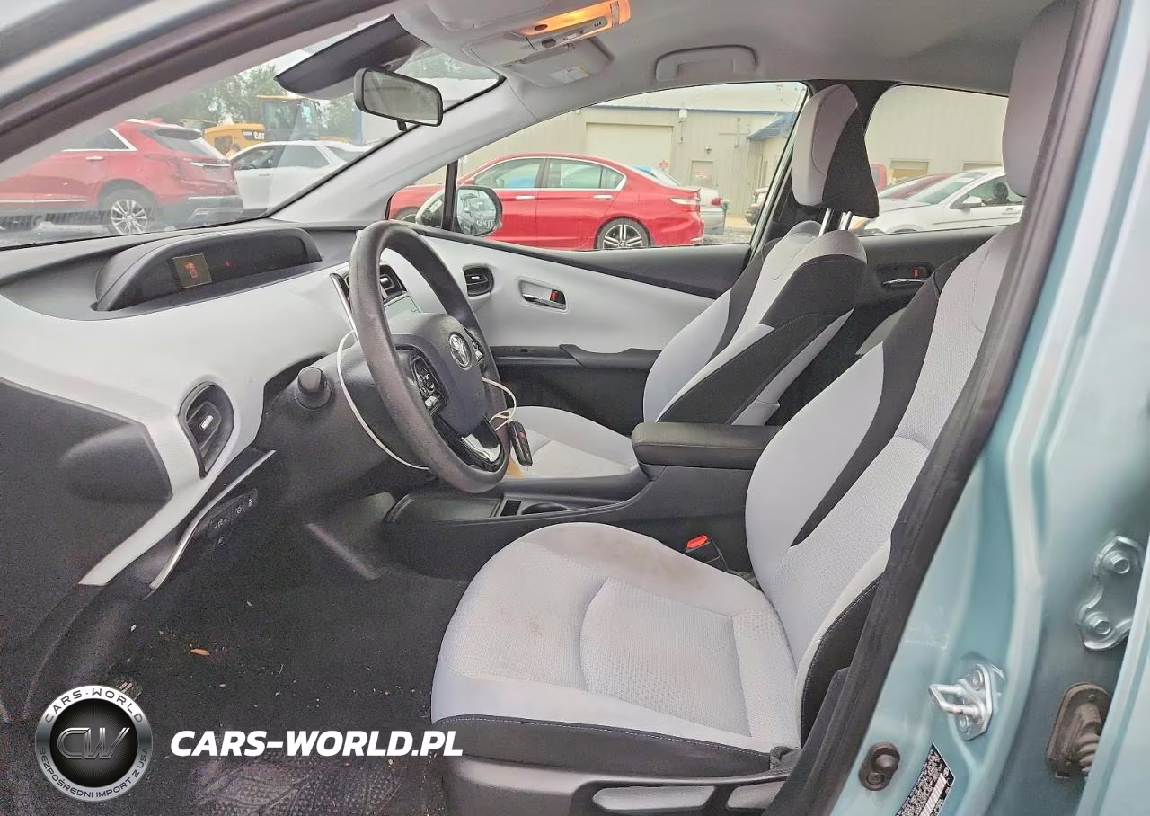 2021 Toyota Prius Le VIN:JTDKAMFU2M3134746 - 7