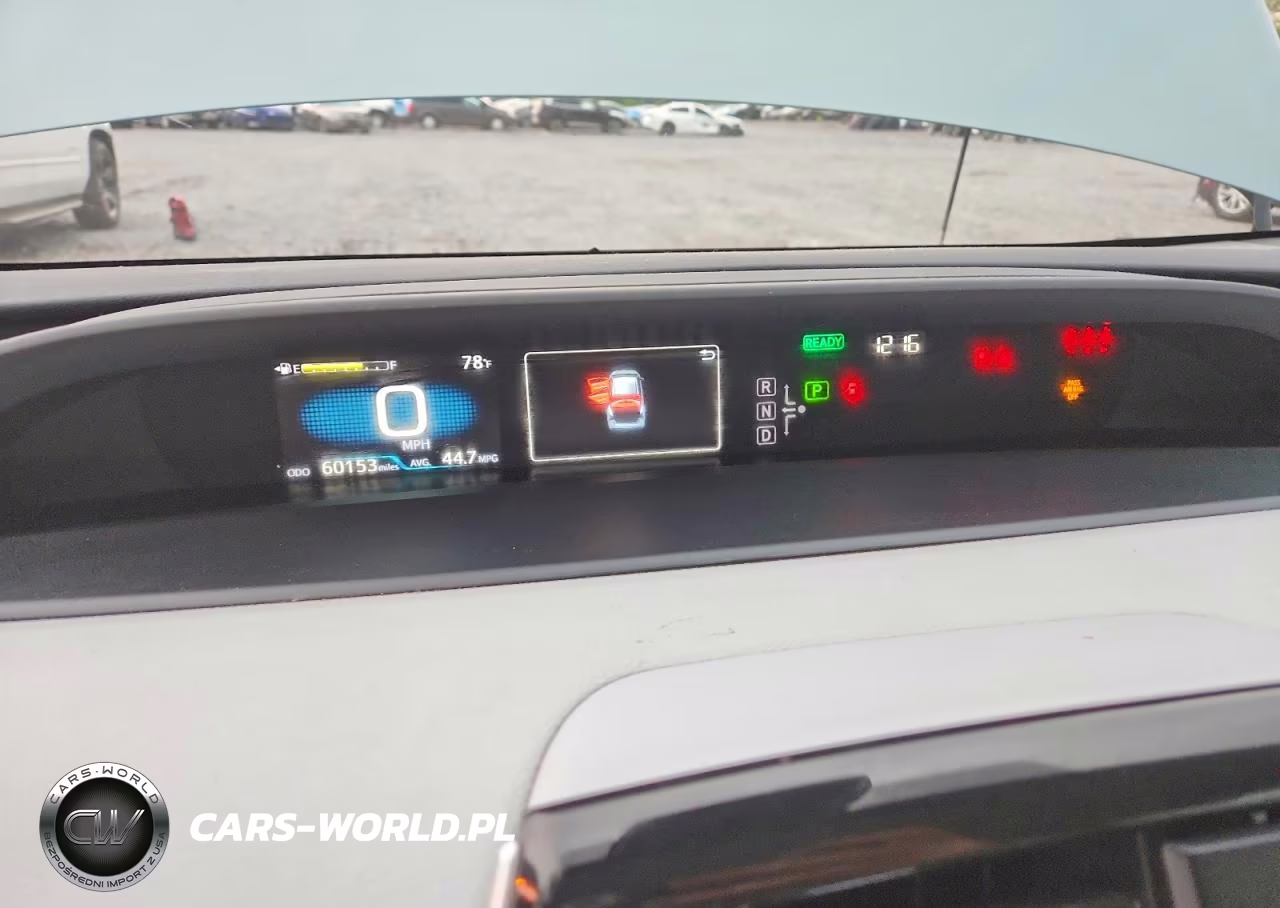 2021 Toyota Prius Le VIN:JTDKAMFU2M3134746 - 9
