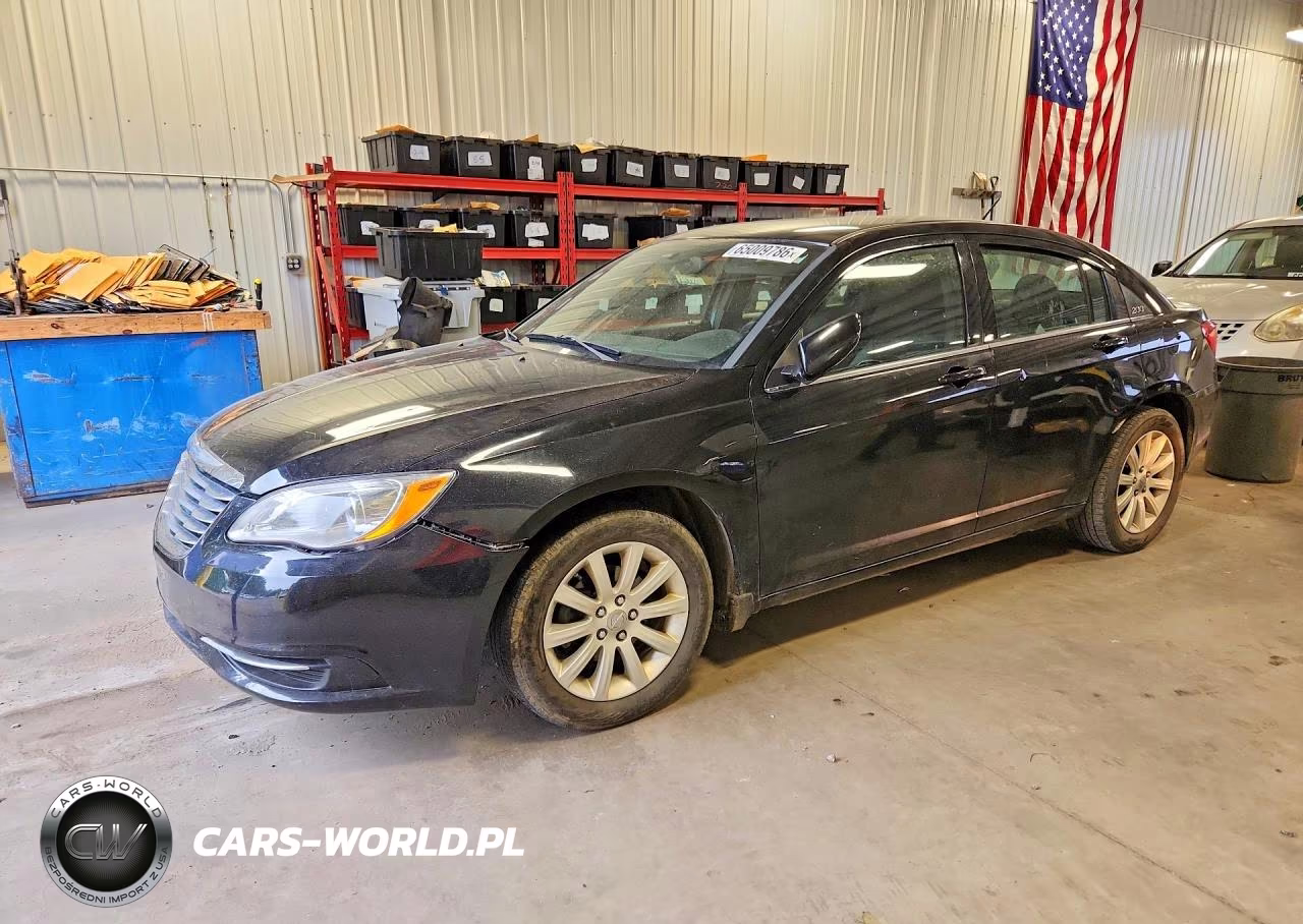 2014 Chrysler 200 Touring VIN:1C3CCBBB6EN186589 - 1