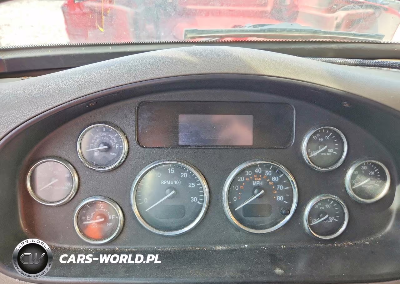2014 Peterbilt 352 Box Truck VIN:2NP2HM6X8EM238954 - 9