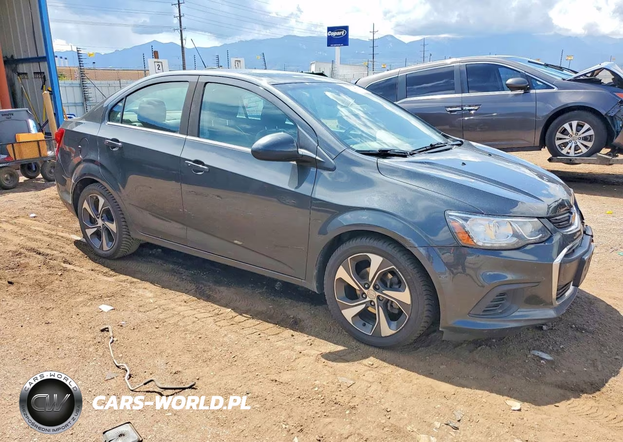 2017 Chevrolet Sonic Premier VIN:1G1JF5SB6H4110899 - 4