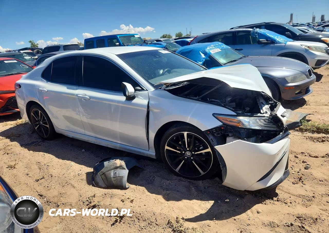 2018 Toyota Camry Xse VIN:4T1B61HK8JU148857 - 4