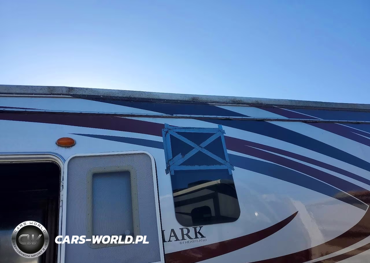 2015 Heartland Landmark Camper VIN:5SFBG3829FE284362 - 9