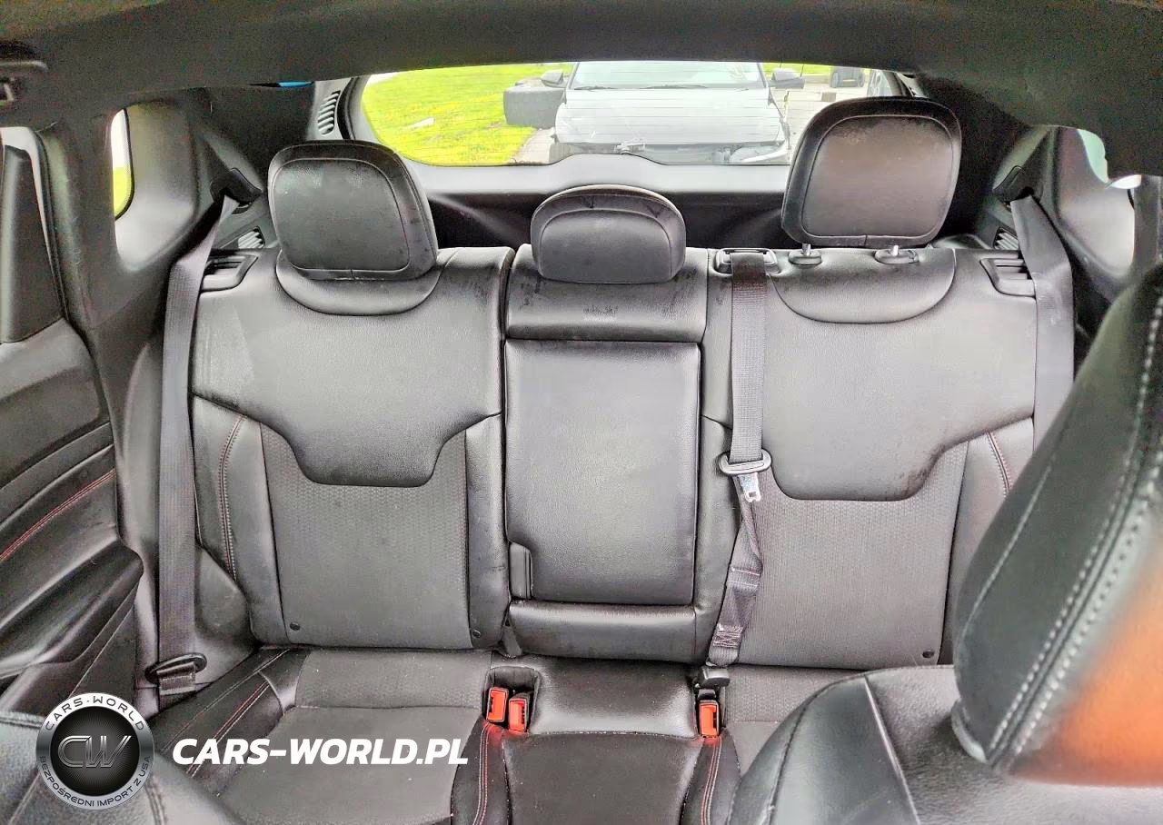 2025 Jeep Compass Trailhawk VIN:3C4NJDDN0ST584017 - 10