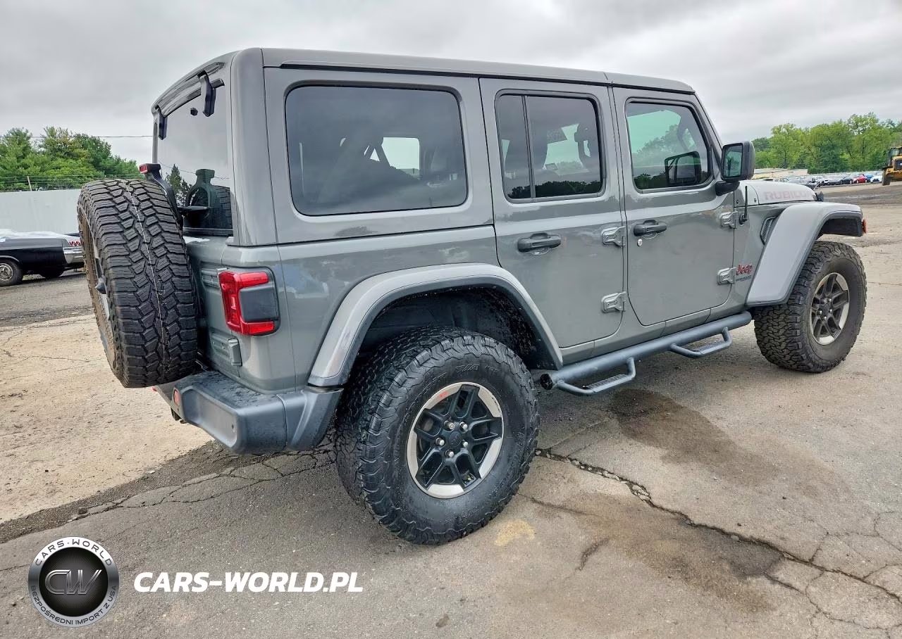 2018 Jeep Wrangler Unlimited Rubicon VIN:1C4HJXFN3JW332038 - 3