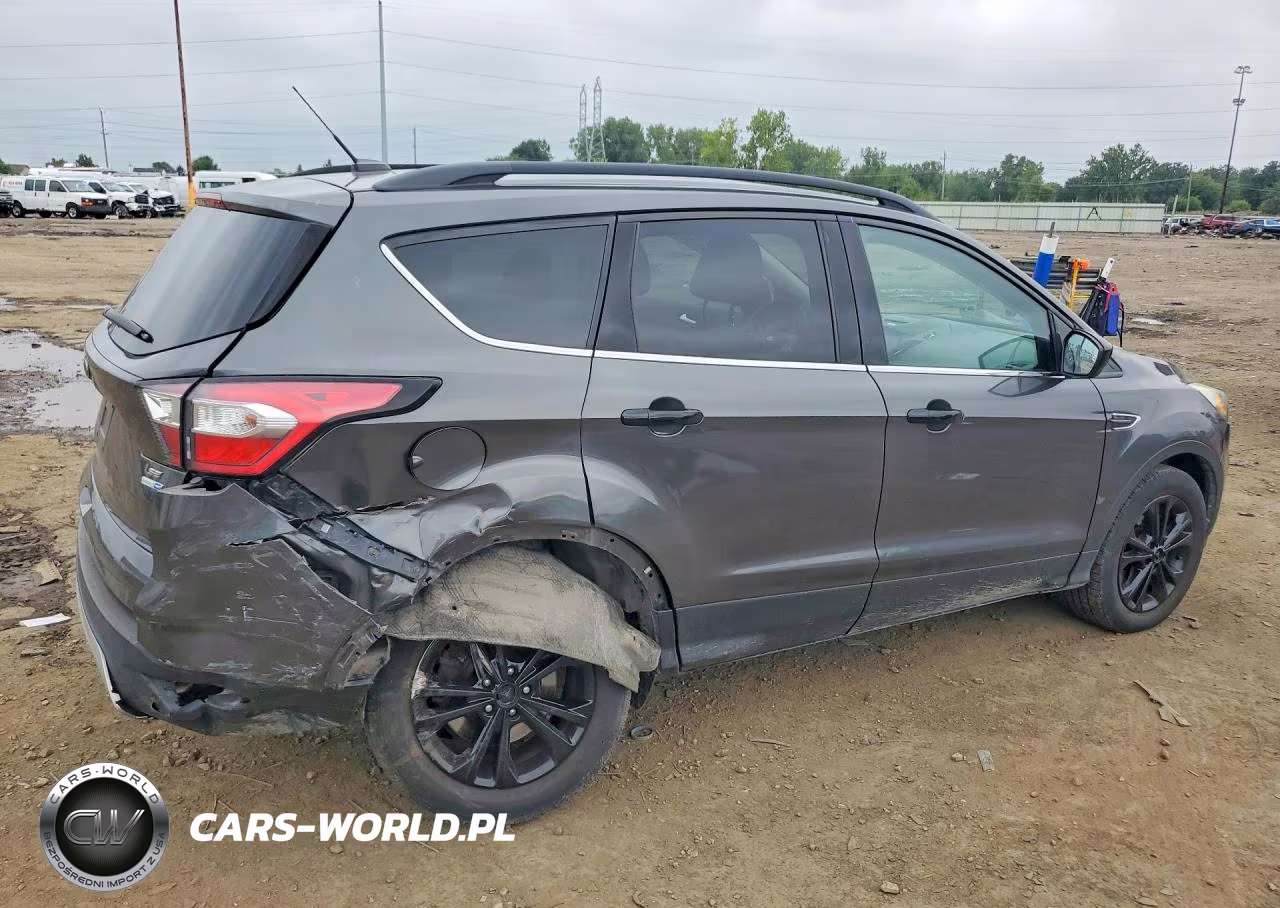 2017 Ford Escape Se VIN:1FMCU9GD9HUC47886 - 3