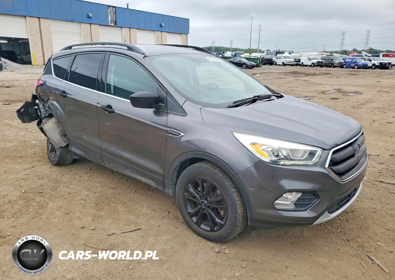 2017 Ford Escape Se VIN:1FMCU9GD9HUC47886 - 4
