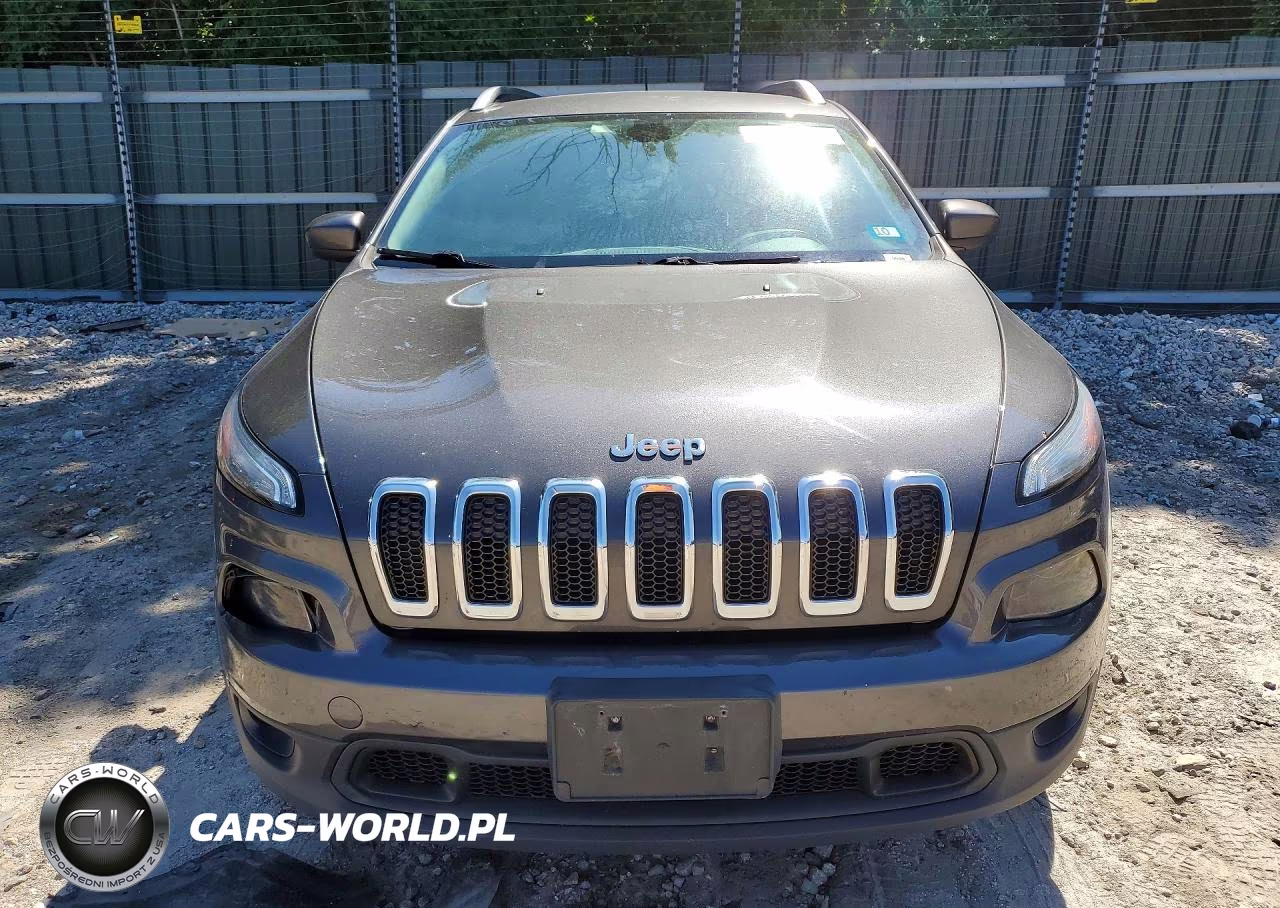 2015 Jeep Cherokee Latitude VIN:1C4PJMCB0FW557481 - 5