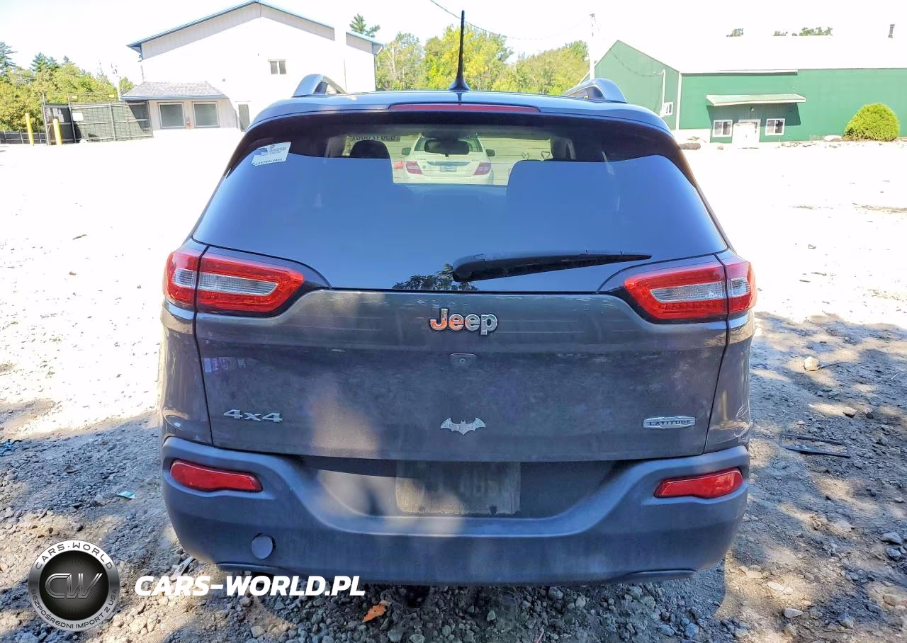 2015 Jeep Cherokee Latitude VIN:1C4PJMCB0FW557481 - 6