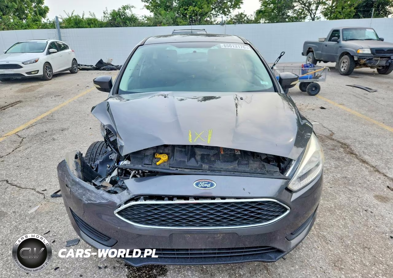 2016 Ford Focus Se VIN:1FADP3K27GL215791 - 5