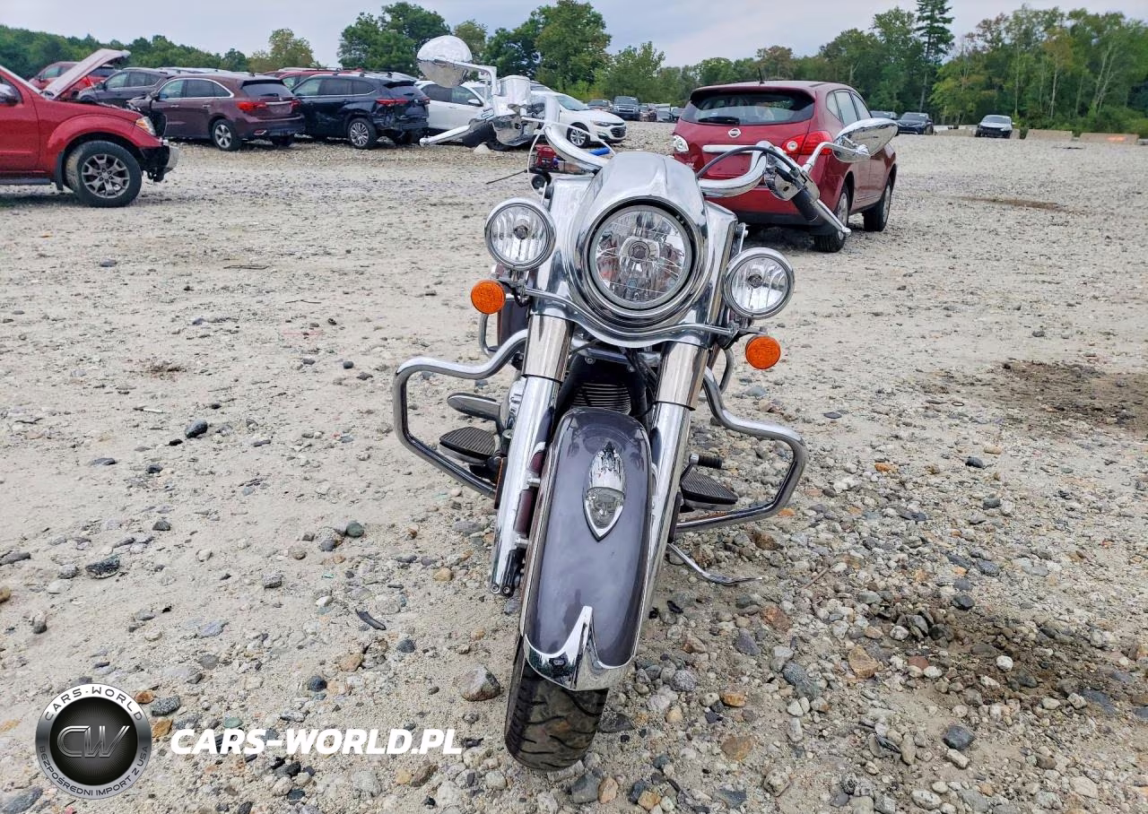 2017 Indian Motorcycle Co. Springfield VIN:56KTHAAA6H3350112 - 2