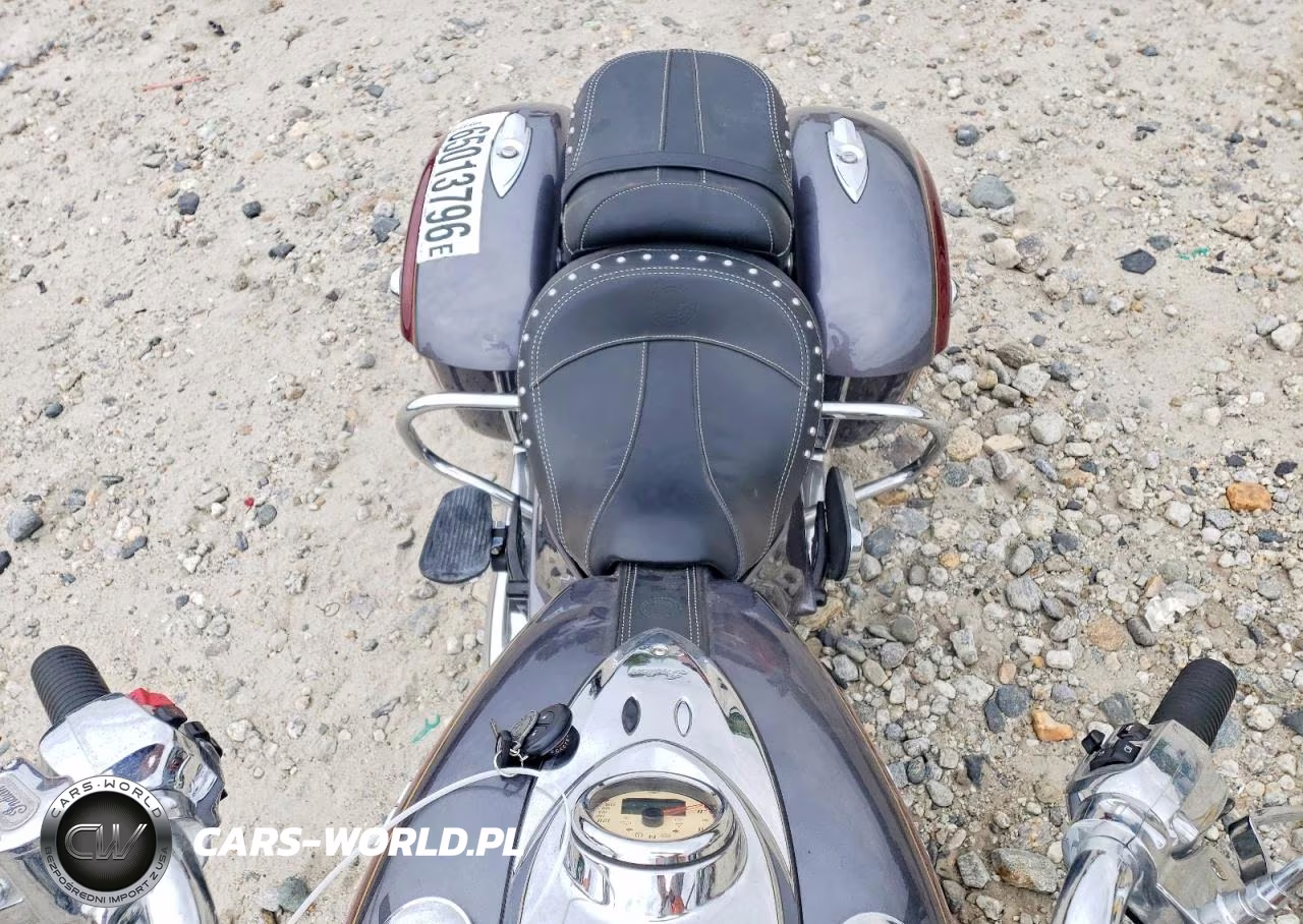 2017 Indian Motorcycle Co. Springfield VIN:56KTHAAA6H3350112 - 5